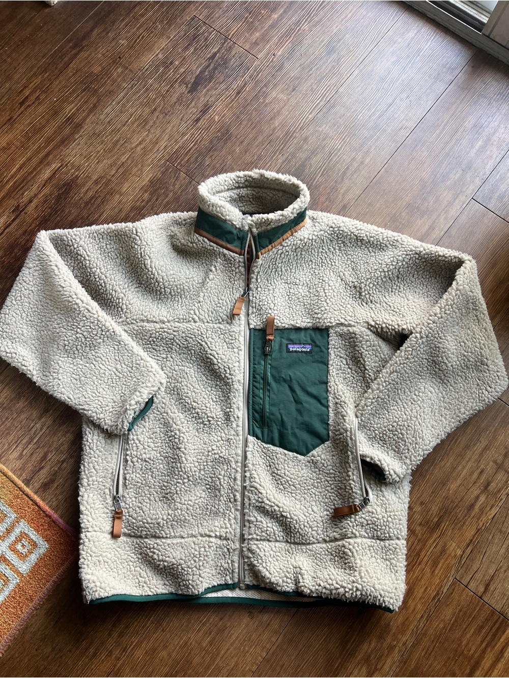 Patagonia Cream Sherpa Fleece Jacket with Green Chest Pocket